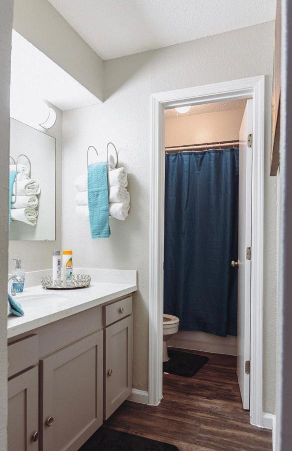 Premium Styled 2 Bedroom Apt In The Heart Of The Heights Houston Exterior photo
