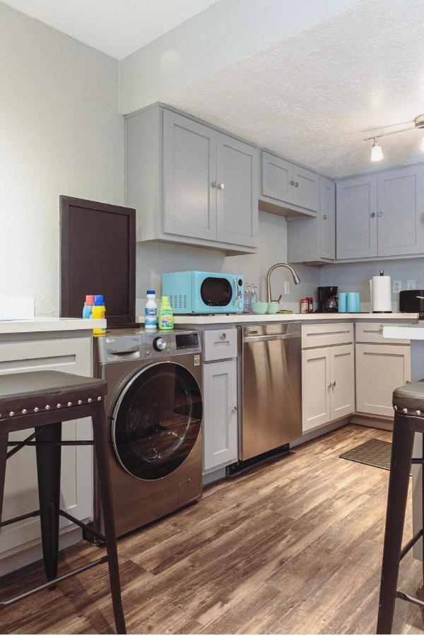 Premium Styled 2 Bedroom Apt In The Heart Of The Heights Houston Exterior photo